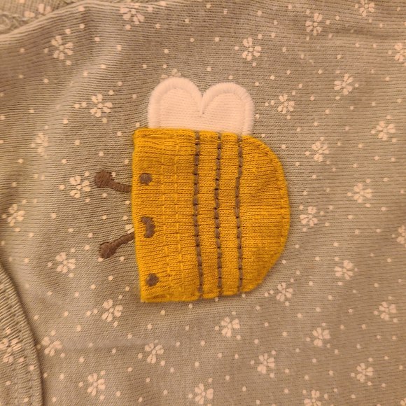 4PC CARTER'S ONESIE BUNDLE - 3M - Picture 7 of 11